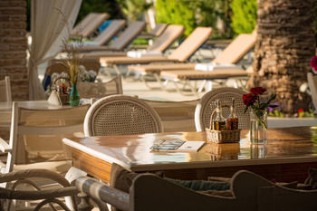 Drossia Palms And Nisos 公寓式飯店